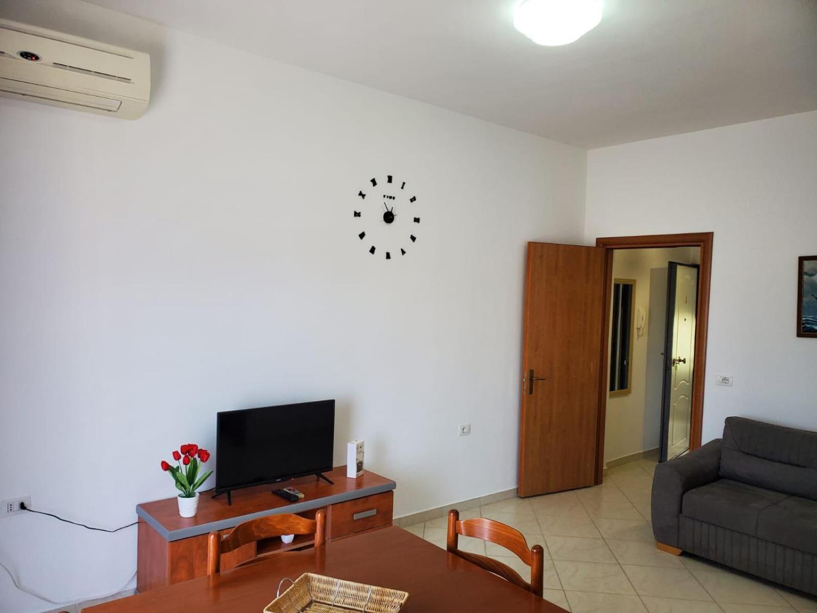 Summer Gate Apartment Sarandë エクステリア 写真