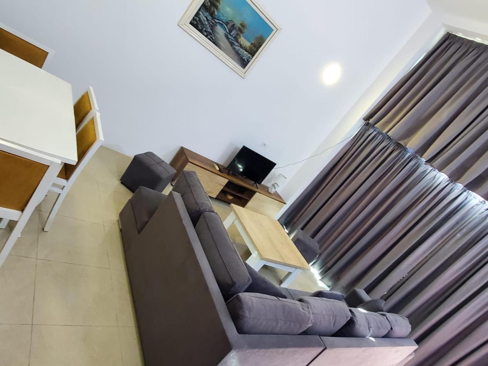 Summer Gate Apartment Sarandë エクステリア 写真