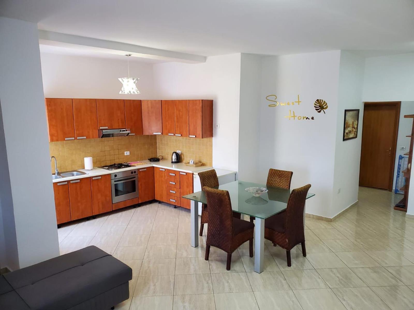 Summer Gate Apartment Sarandë エクステリア 写真