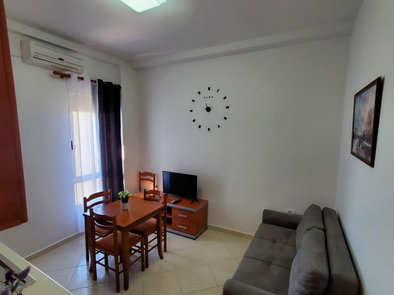 Summer Gate Apartment Sarandë エクステリア 写真