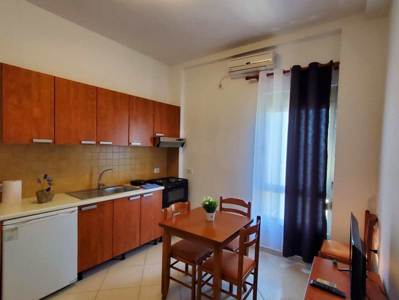 Summer Gate Apartment Sarandë エクステリア 写真