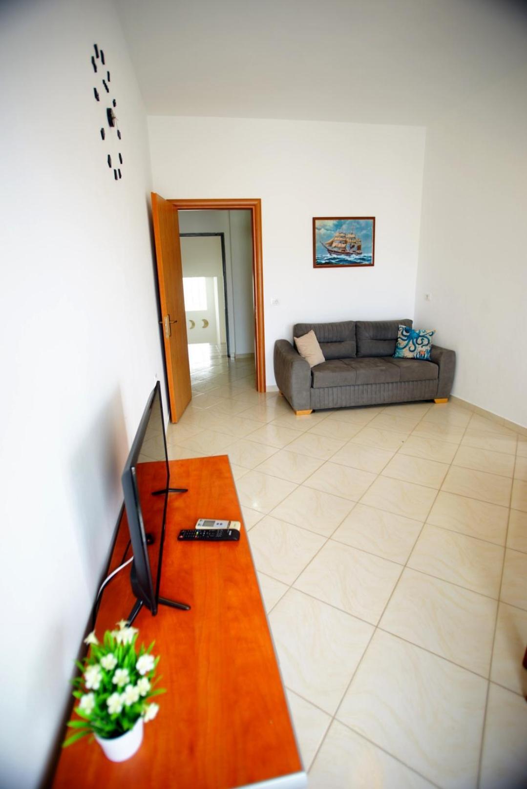 Summer Gate Apartment Sarandë エクステリア 写真